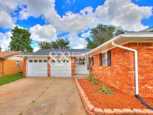 Building Photo - *AVAILABLE NOW!* Recently Updated 3 Bed/2 Bath Single Family Home Near Lake Overholser!