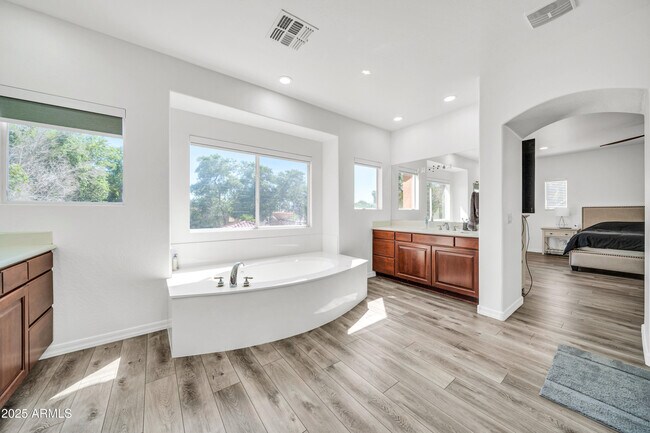 Building Photo - 7149 W Avenida Del Sol