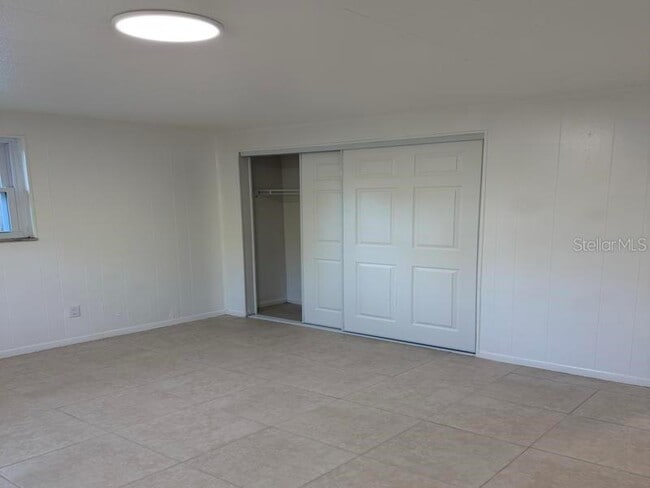 Building Photo - 9811 N Jasmine Ave