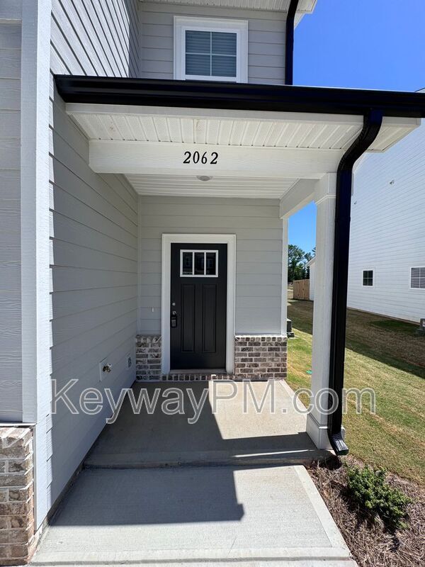 Building Photo - 2062 Denmark Ave SE