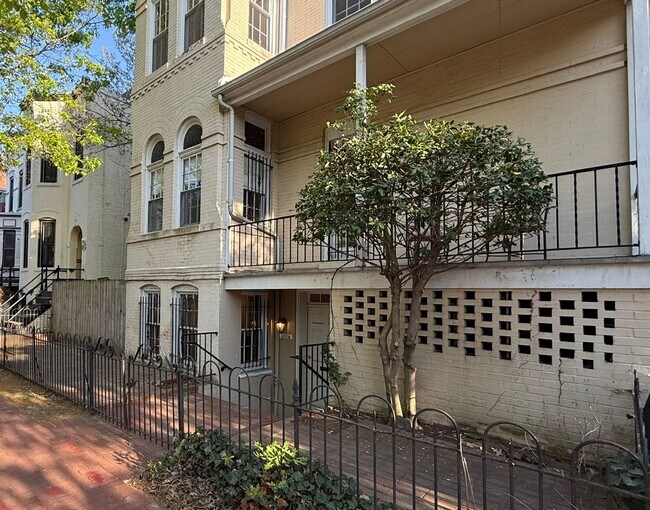 Building Photo - 0086 - Liverman/Liverman