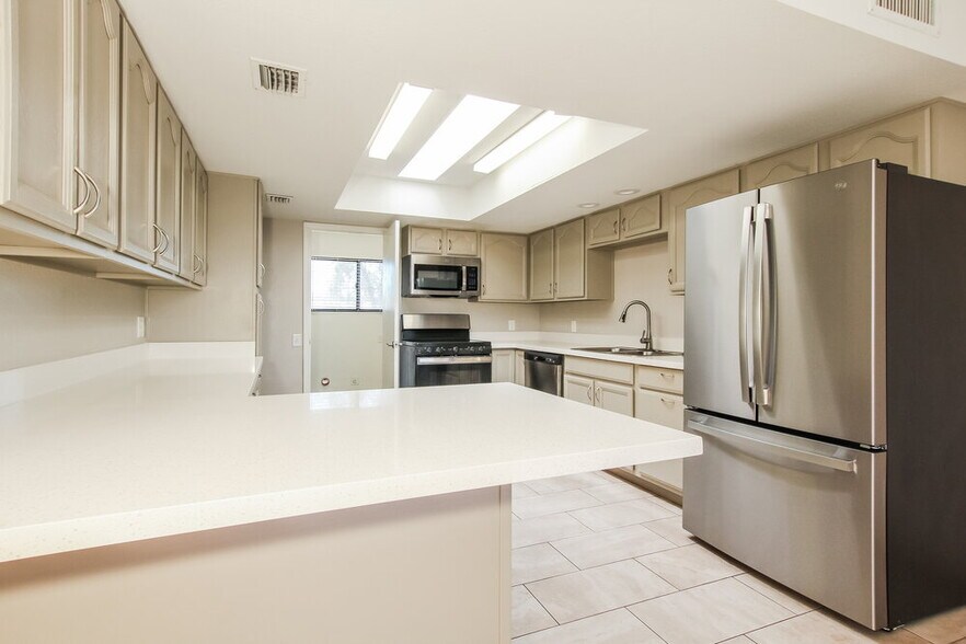 Building Photo - 17403 E San Marcus Dr