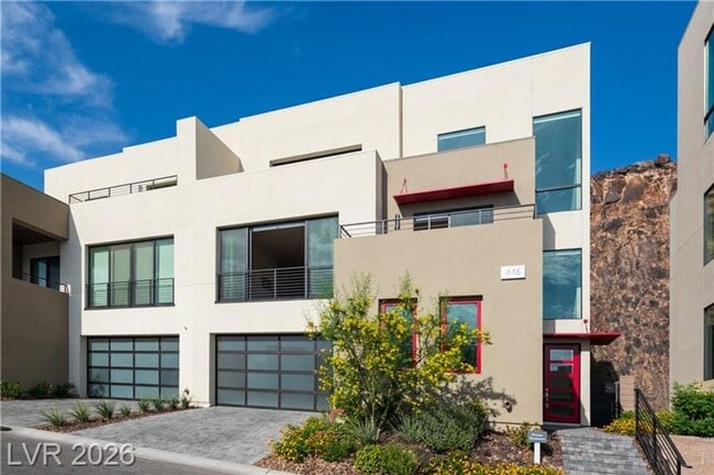 Building Photo - Modern Tri-Story Home in McDonald Highlands