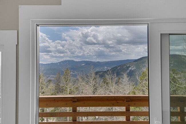 Building Photo - 45 Lodgepole Dr