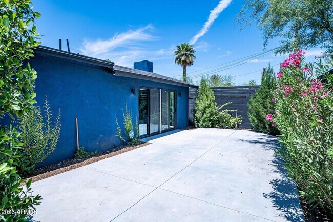 Building Photo - 912 E Roosevelt St