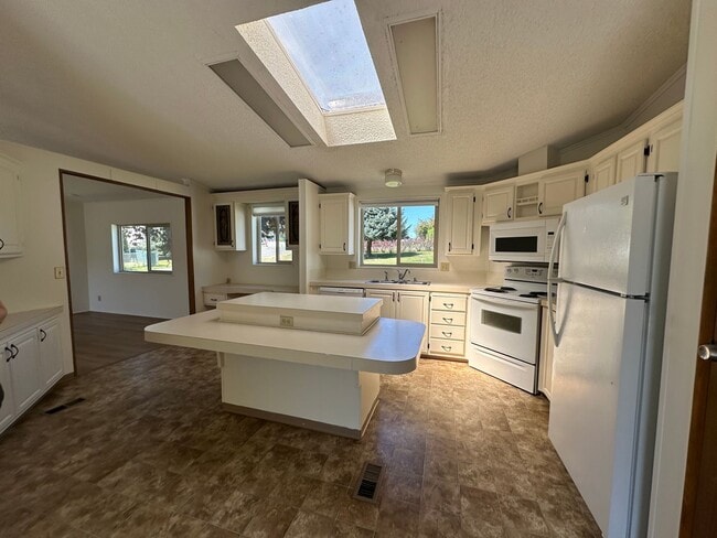 Building Photo - 3 Bed Manufactured Home For Rent In Odell