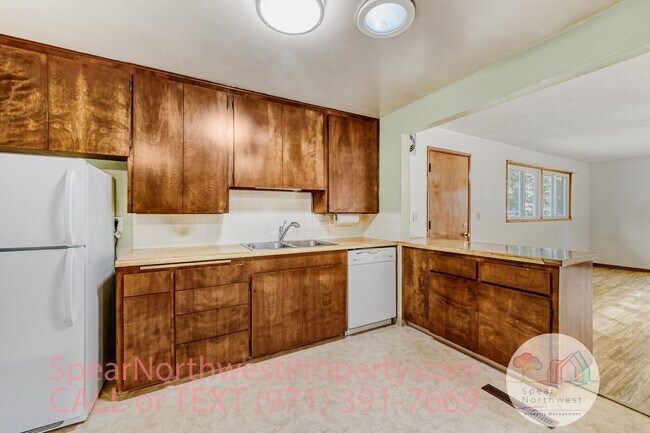 Building Photo - 9515 SE Stanley Ave