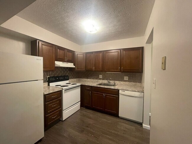 Building Photo - 5285 Portland St