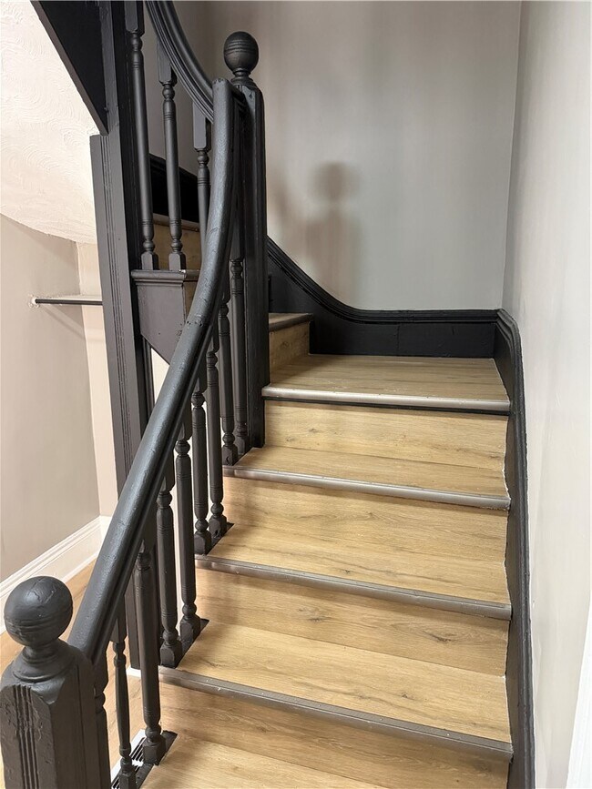 Building Photo - 43 York St