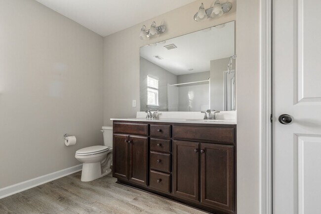 Building Photo - 4 Bedroom Home in Holly Ridge for Rent