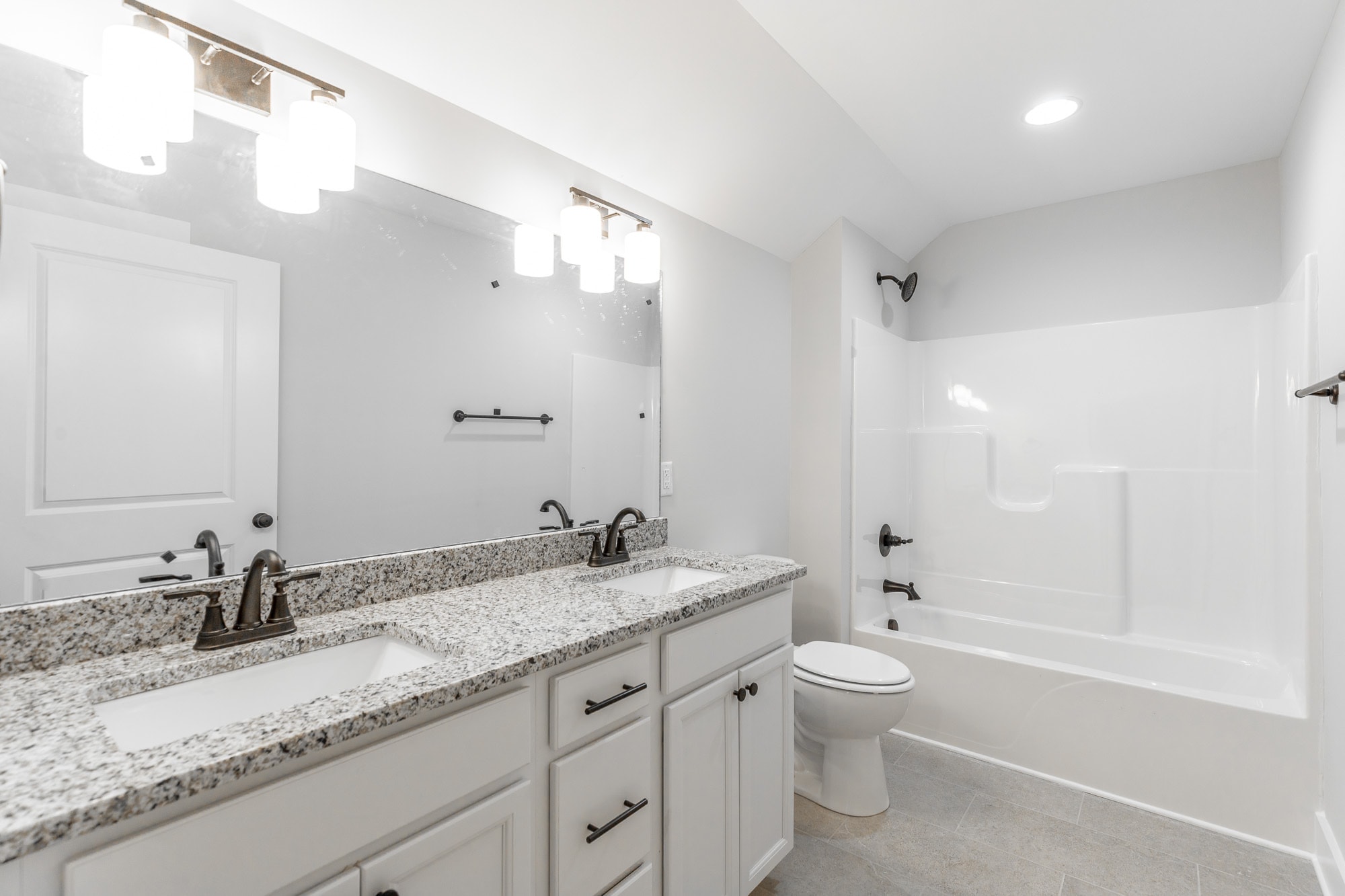 Building Photo - 4654 Heiskell Dr