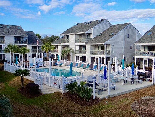 Building Photo - Beautifully Remodeled and Furnished Rental...