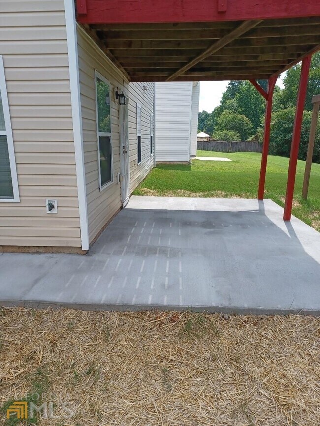 Building Photo - 1821 Dalton Way