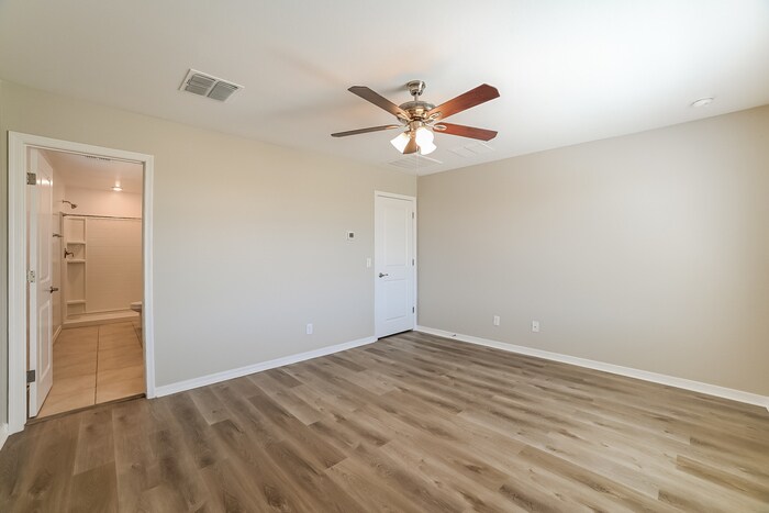 Building Photo - 8126 W Agora Ln