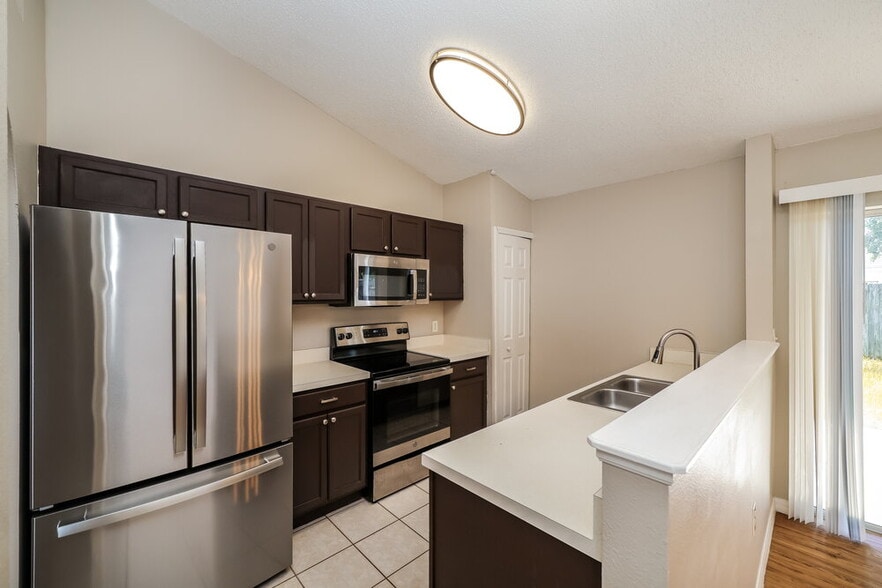 Building Photo - 30250 Rattana Ct