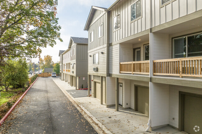 Exterior - Forest Grove Townhomes