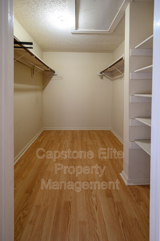 Building Photo - 4 Rutgers Dr