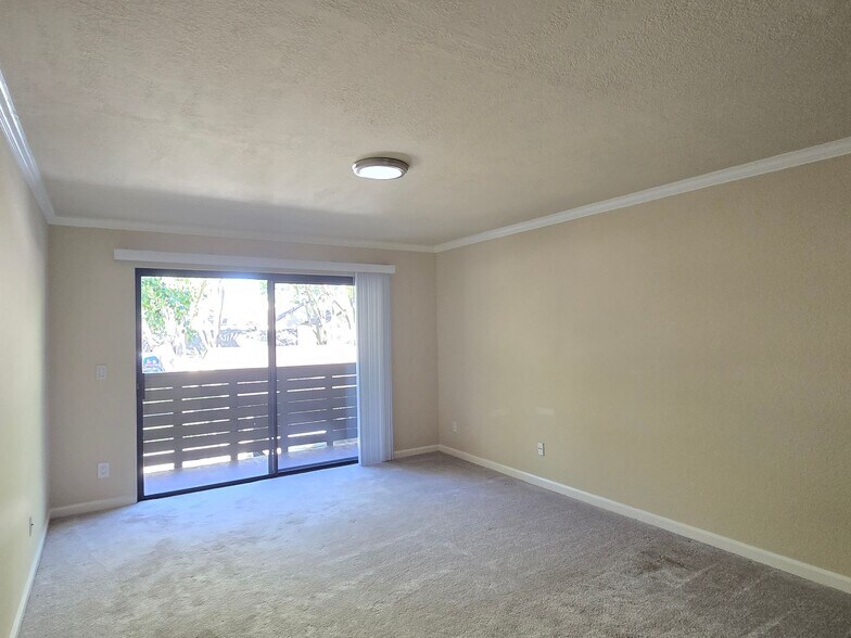 Building Photo - 5590 Makati Cir