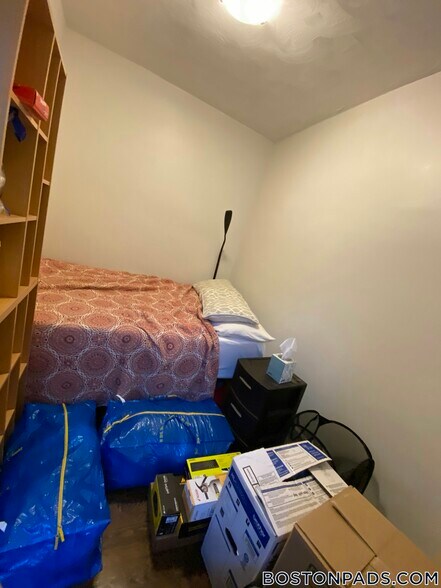 Building Photo - 106 Willow St