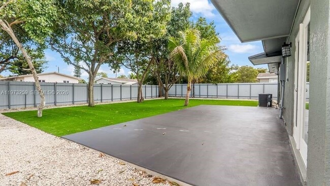 Building Photo - 630 SW 28th Dr