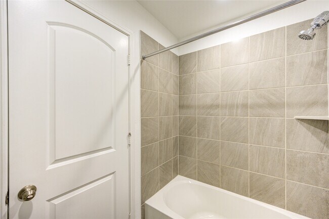 Building Photo - 5406 Castlebury Meadows Dr