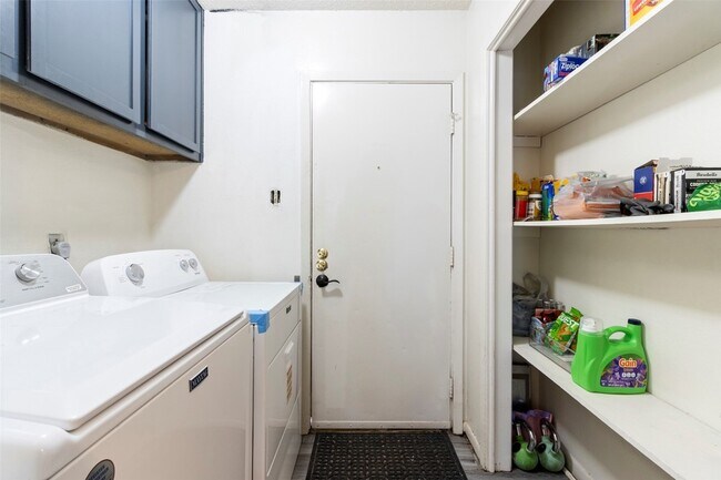 Building Photo - 309 Blake Dr