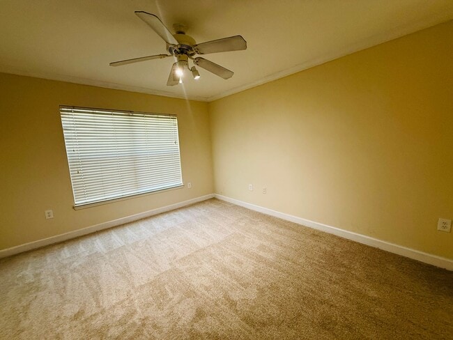 Building Photo - 18557 Bridle Club Dr