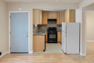 Building Photo - Eastlawn 1 &amp; 2