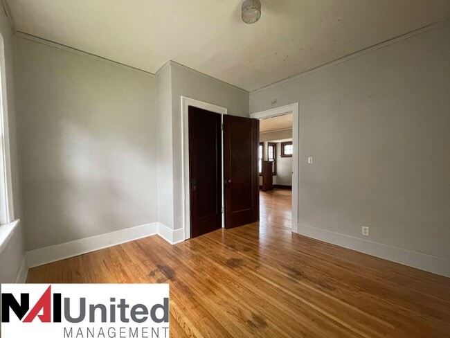 Building Photo - Four bedroom, one bathroom for rent in Mor...