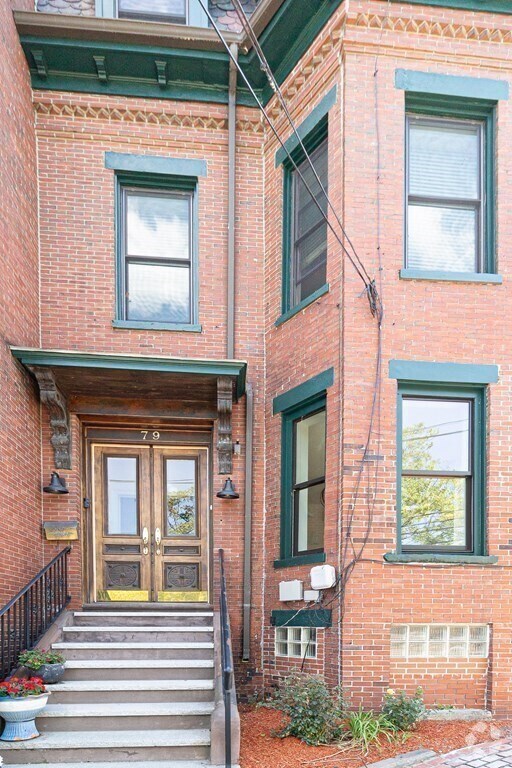 Building Photo - 79 Fort Ave