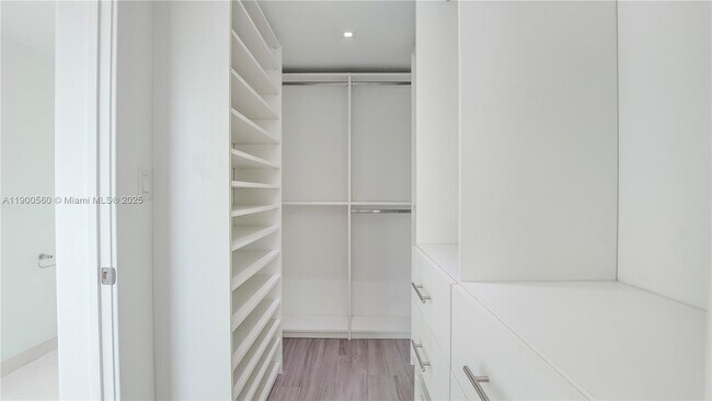Building Photo - 400 Sunny Isles Blvd