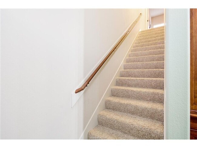 Building Photo - August 2025 Move In! Beautiful 3 Bed, 3.5 ...