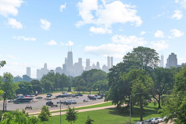Building Photo - 2800 N Lake Shore Dr