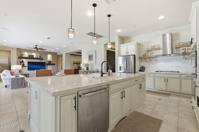 Building Photo - 4908 S Figueroa Ln