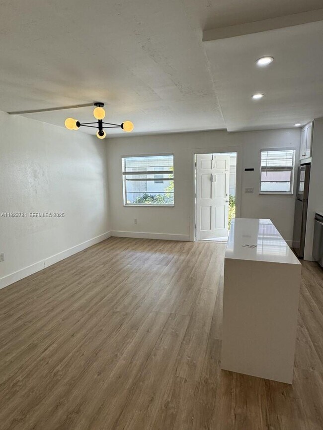 Building Photo - 1720 Cleveland St