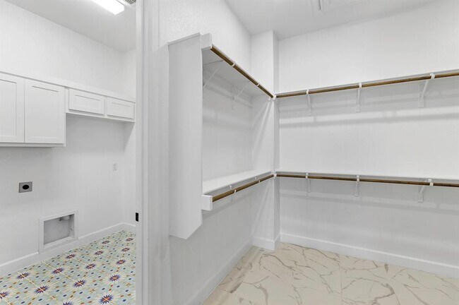 Building Photo - 151 Starfire Dr