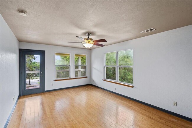 Building Photo - 15306 Oklahoma St