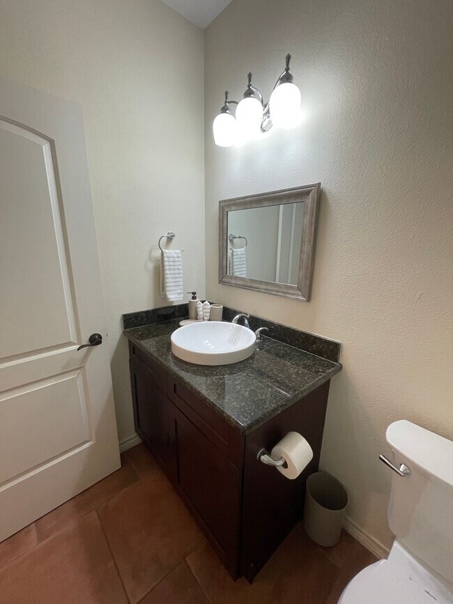 Building Photo - Brand New 1 Bedroom / 1 Bathroom Apartments in Lindale!