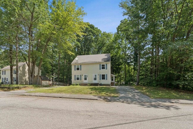 Building Photo - 5 Woodvale Ct
