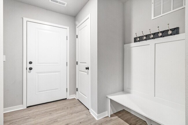 Building Photo - Brand New 5 Bedroom Condo!