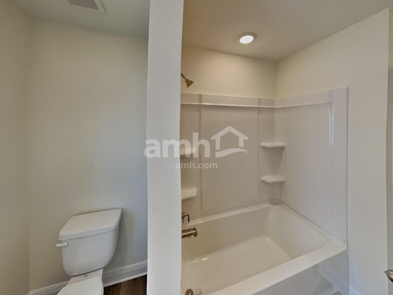 Building Photo - 5993 Sycamore Pl St