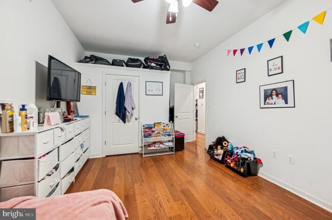 Building Photo - 6212 Ridge Ave