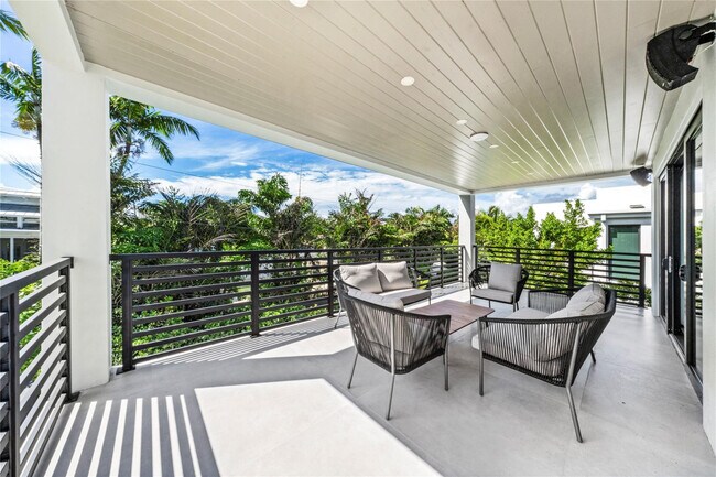 Building Photo - 3320 NE 17th St