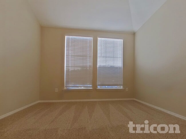 Building Photo - 13129 Padre Ave