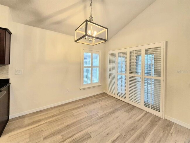 Building Photo - 2214 Green Oaks Ln