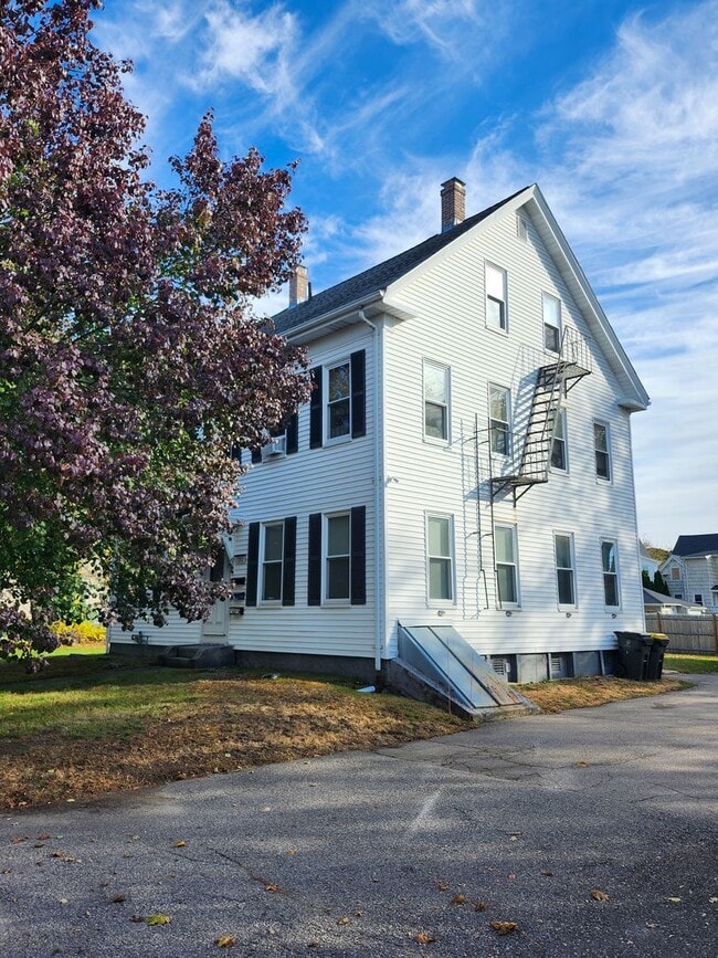 Building Photo - 292 Union St