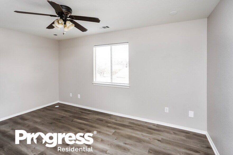 Building Photo - 1124 Golden Eagle Ct