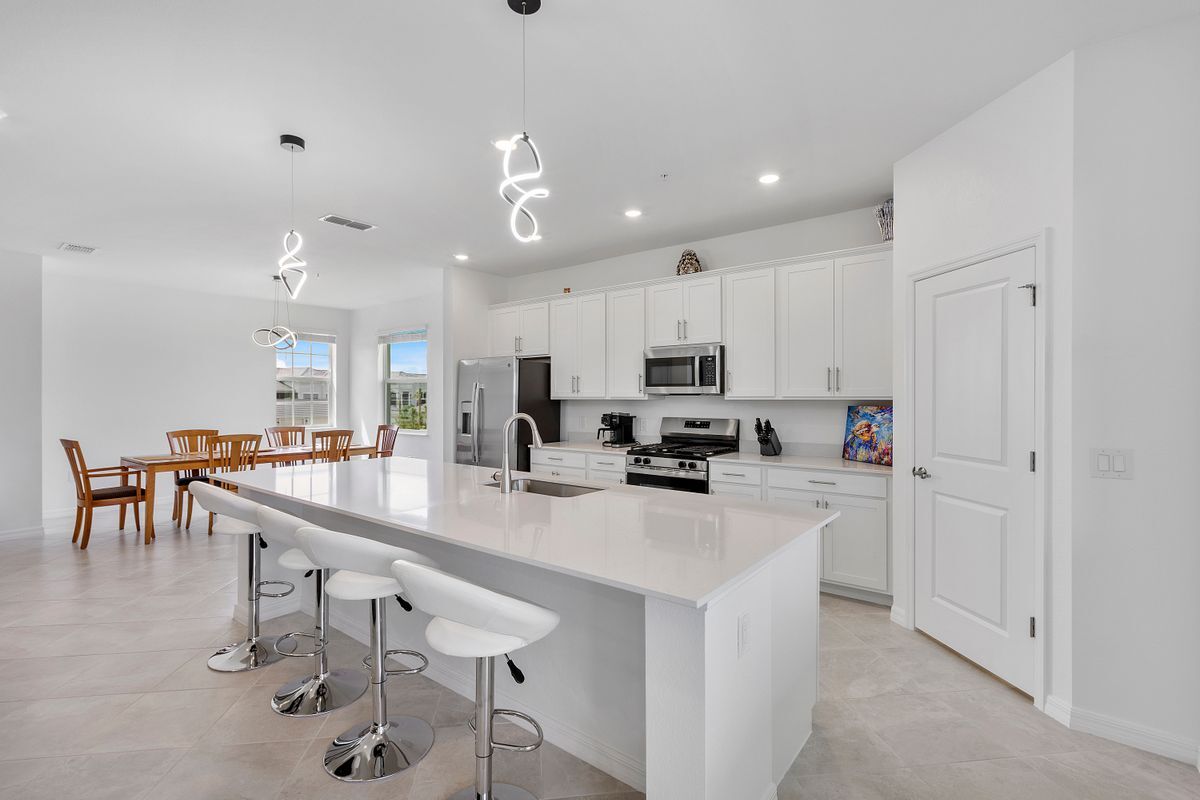 Building Photo - 15170 Bluffton Ln