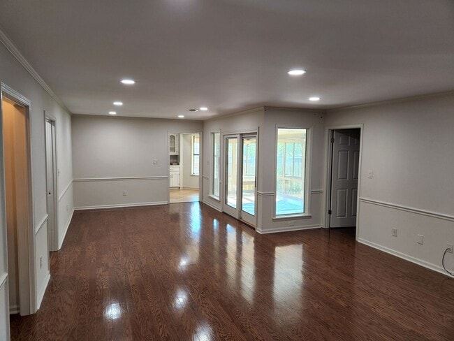 Building Photo - 416 Shallow Creek Rd