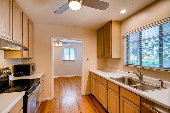 Building Photo - 1667 S Milwaukee St